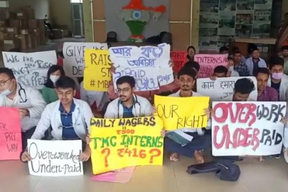 After 2017-18 Finance year stipend was not hiked : TMC intern Doctors continuing protest for the past 8 days demanding stipend increase After 2017-18 Finance year stipend was not hiked : TMC intern Doctors continuing protest for the past 8 days demanding stipend increase